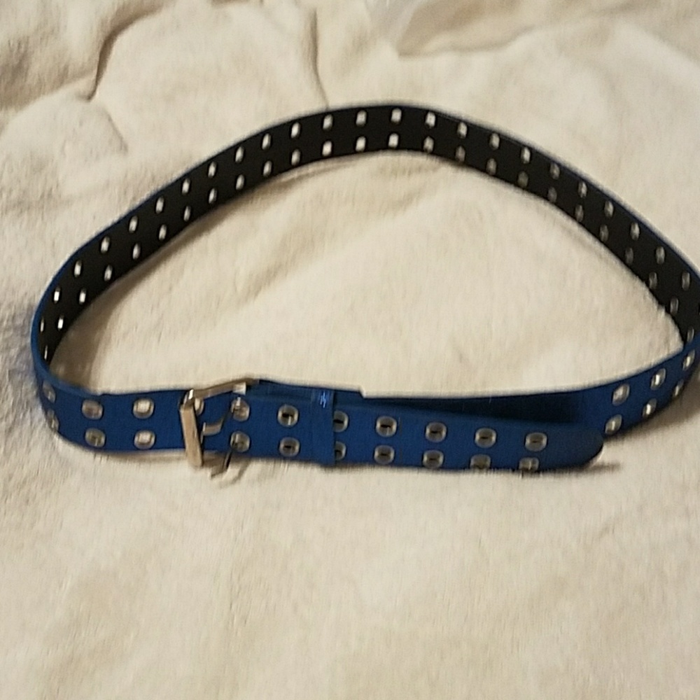 Blue glittery blet